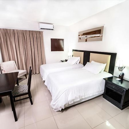 The George Hotel Manzini Exterior photo