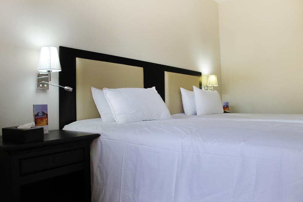 The George Hotel Manzini Exterior photo