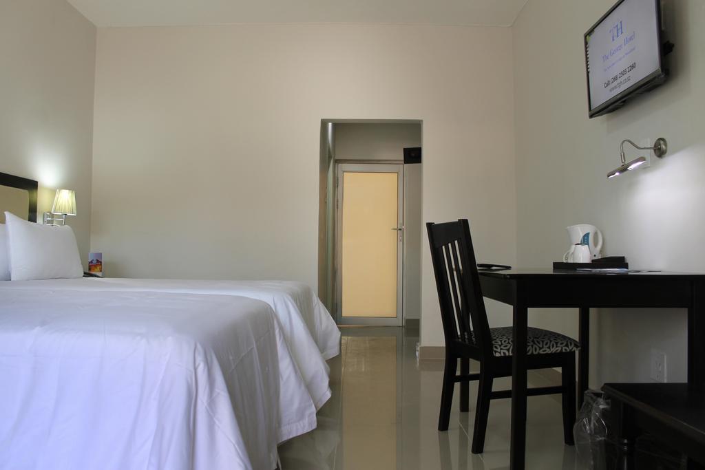 The George Hotel Manzini Exterior photo