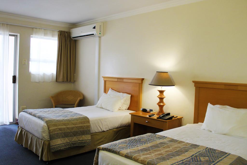 The George Hotel Manzini Exterior photo