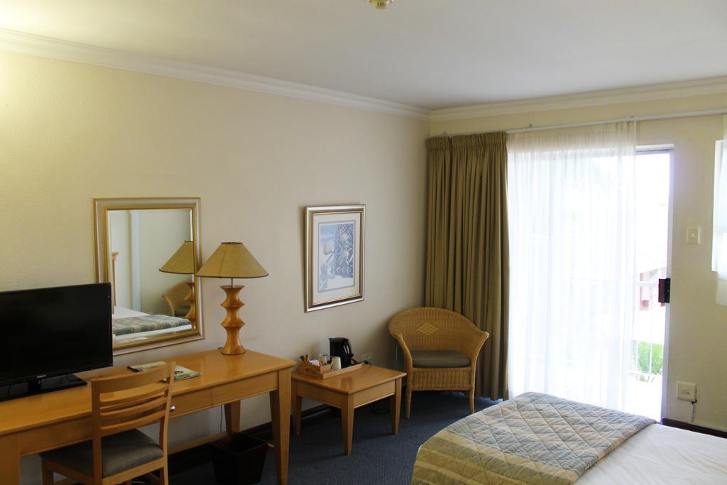 The George Hotel Manzini Exterior photo