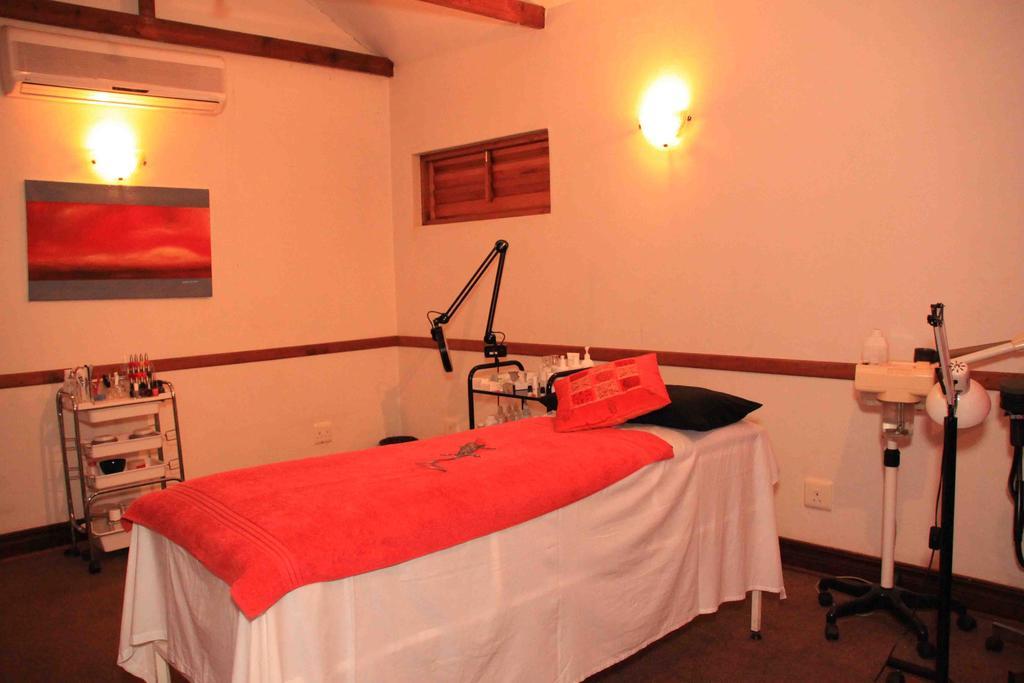 The George Hotel Manzini Room photo
